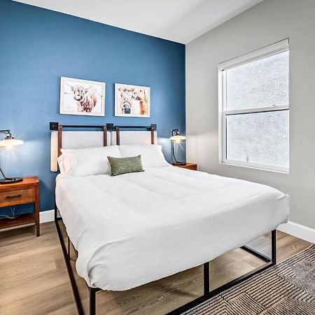 Single Bedroom - Queen Size. Heart Of Downtown Vista Extérieur photo